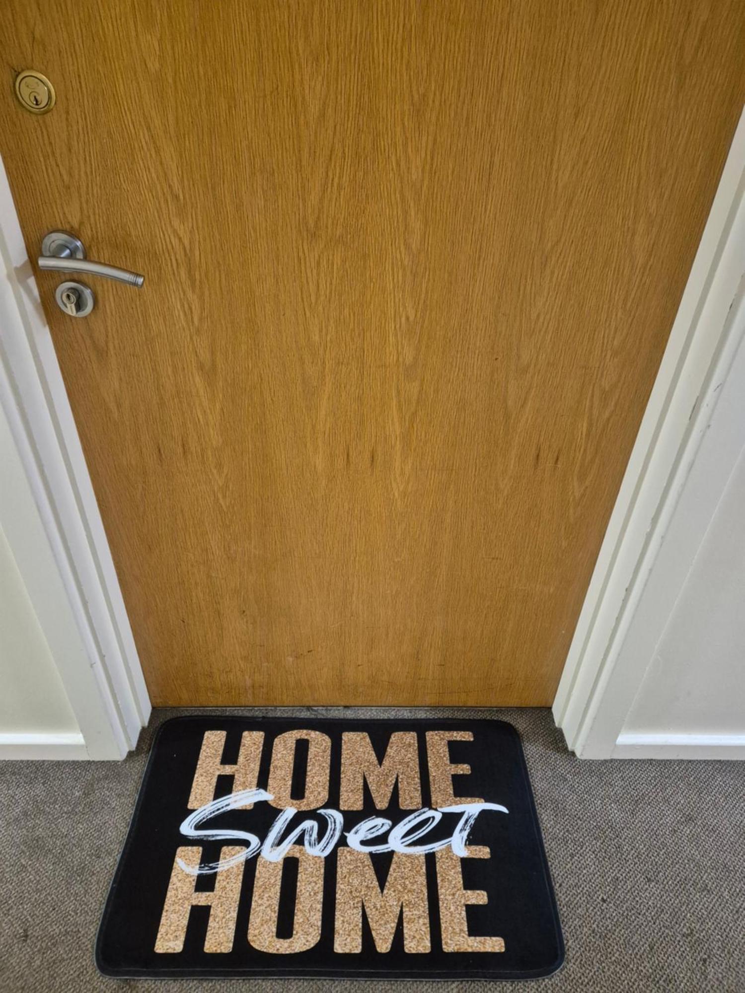 Apartment Modern 2 Bedroom Unbeatable Centre Location! *